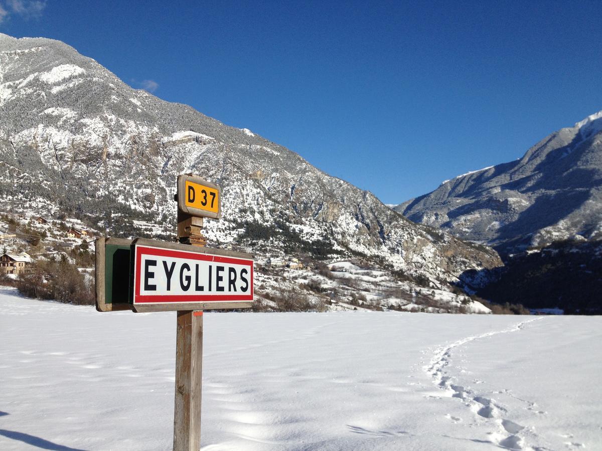 Chambre D'Hotes La Font Bed & Breakfast Eygliers Bagian luar foto